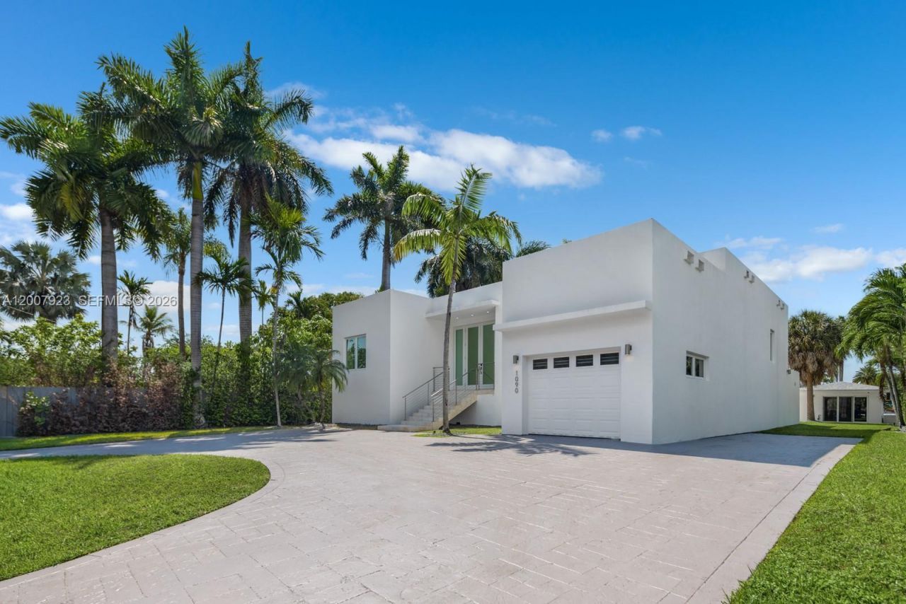 1090 NE 84th St, Miami, FL 33138 Photo