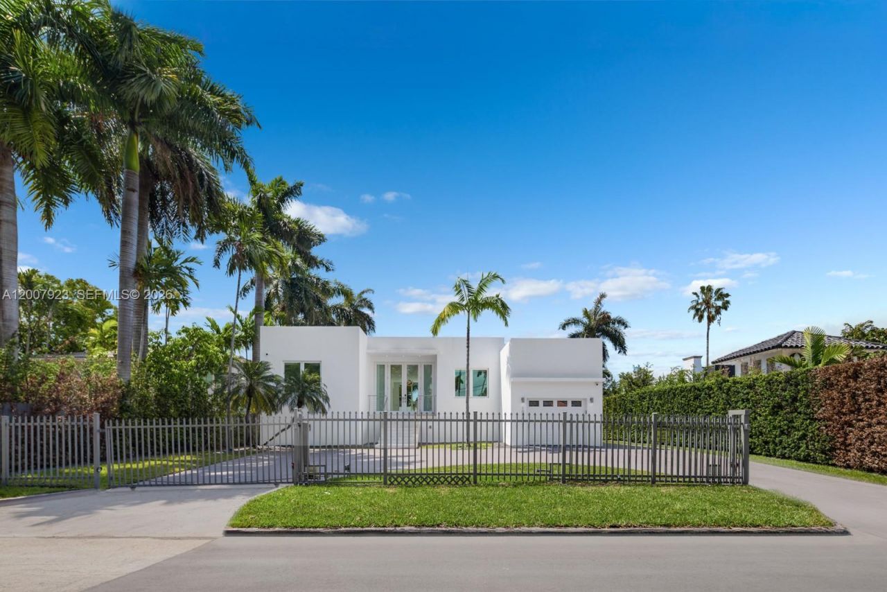 1090 NE 84th St, Miami, FL 33138 Photo