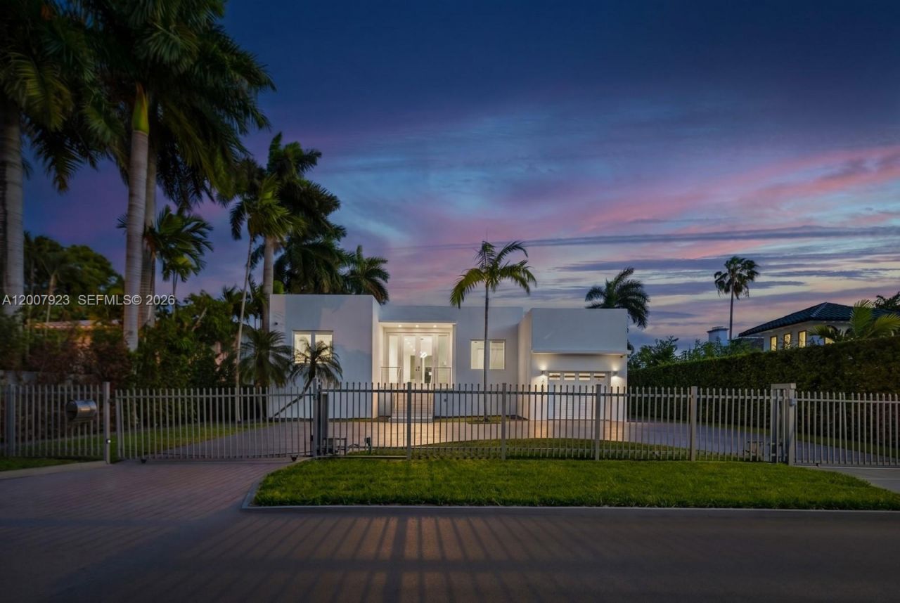 1090 NE 84th St, Miami, FL 33138 Photo