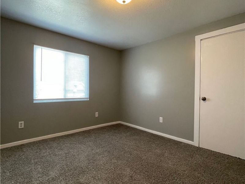 679 W Oregon Avenue, Sebring, OH 44672 Photo 18