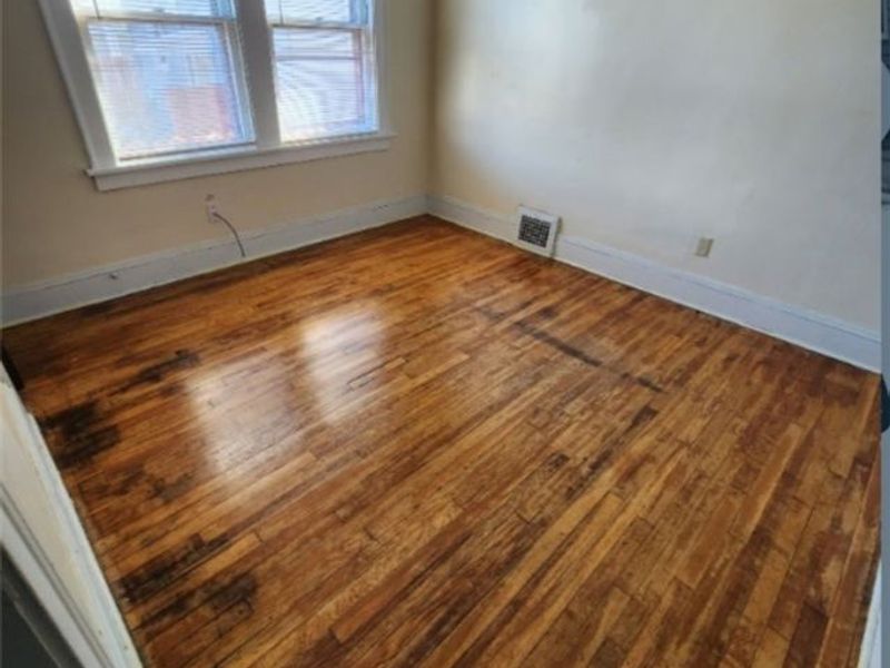 9913 Greenview Avenue , Garfield Heights, OH 44125 Photo 11