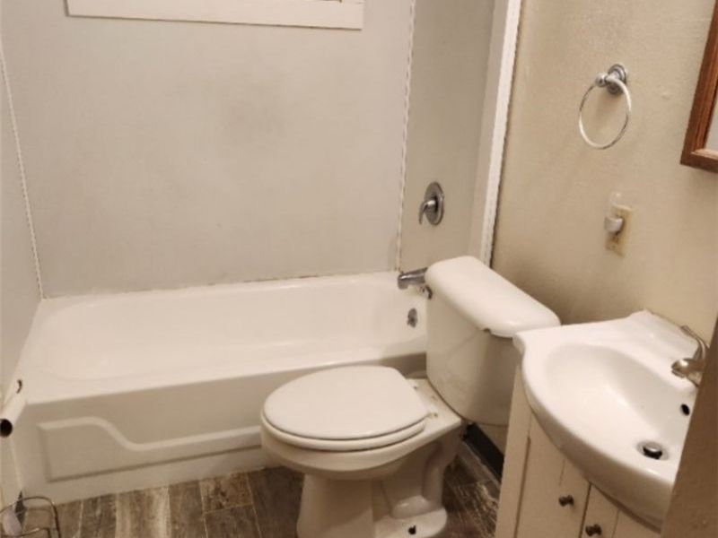 9913 Greenview Avenue , Garfield Heights, OH 44125 Photo 15