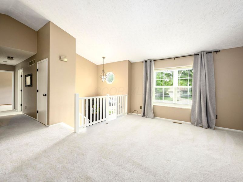 4959 Cavan Court, Columbus, OH 43221 Photo 3