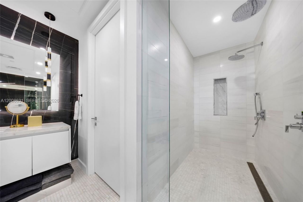 700 NE 26th Ter , Unit 2202, Miami, FL 33137 Photo