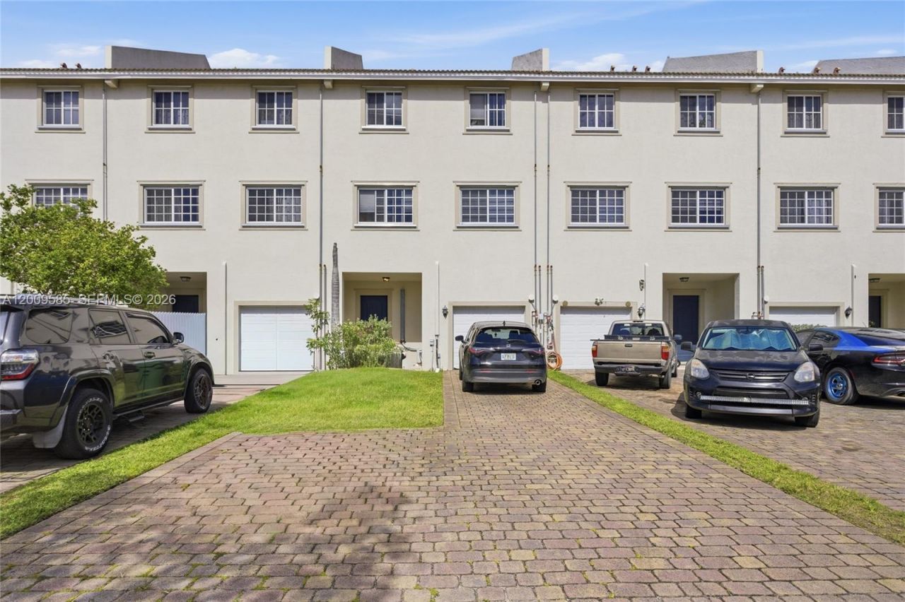 27057 SW 140th Path, Homestead, FL 33032 Photo