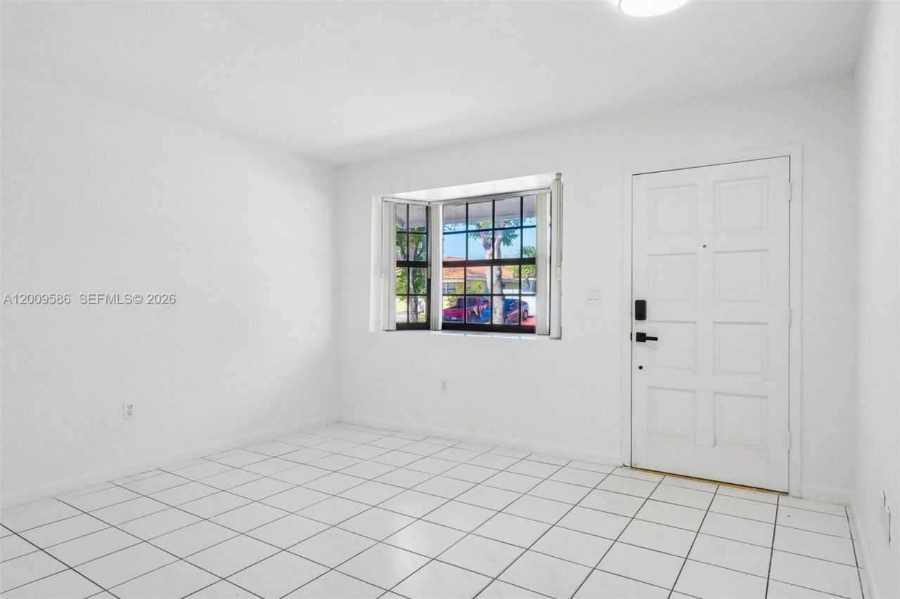 11649 NW 91st Ave, Hialeah Gardens, FL 33018 Photo