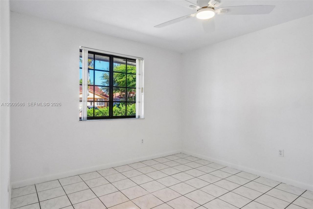 11649 NW 91st Ave, Hialeah Gardens, FL 33018 Photo