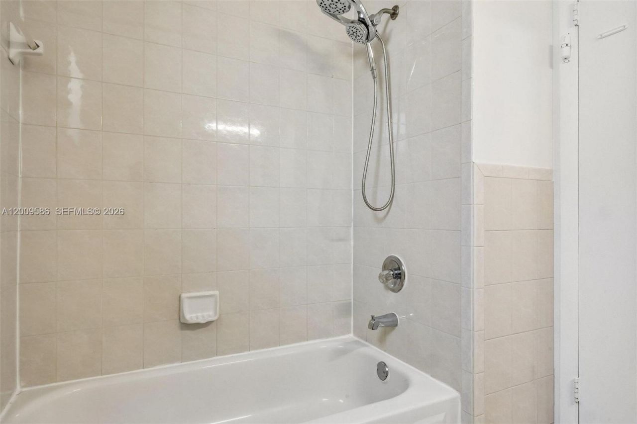 11649 NW 91st Ave, Hialeah Gardens, FL 33018 Photo