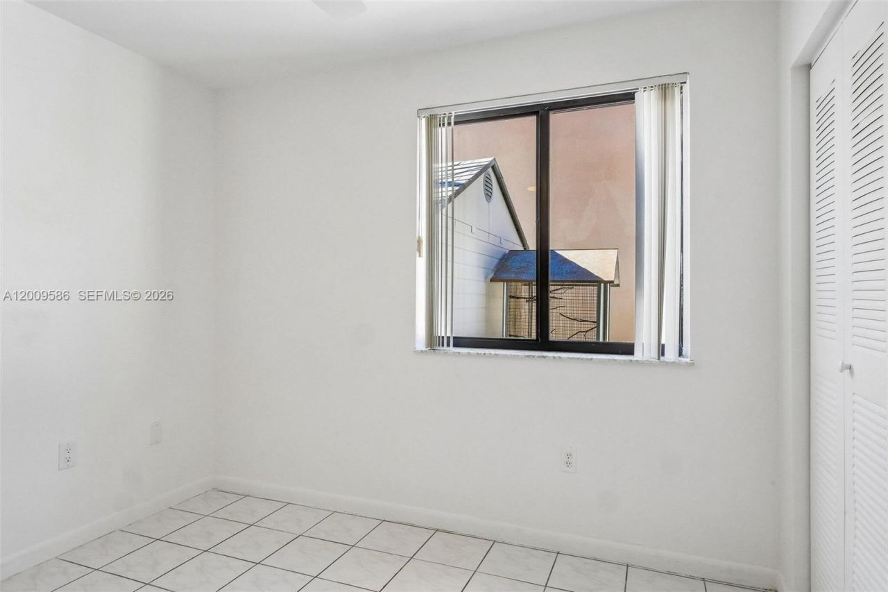 11649 NW 91st Ave, Hialeah Gardens, FL 33018 Photo