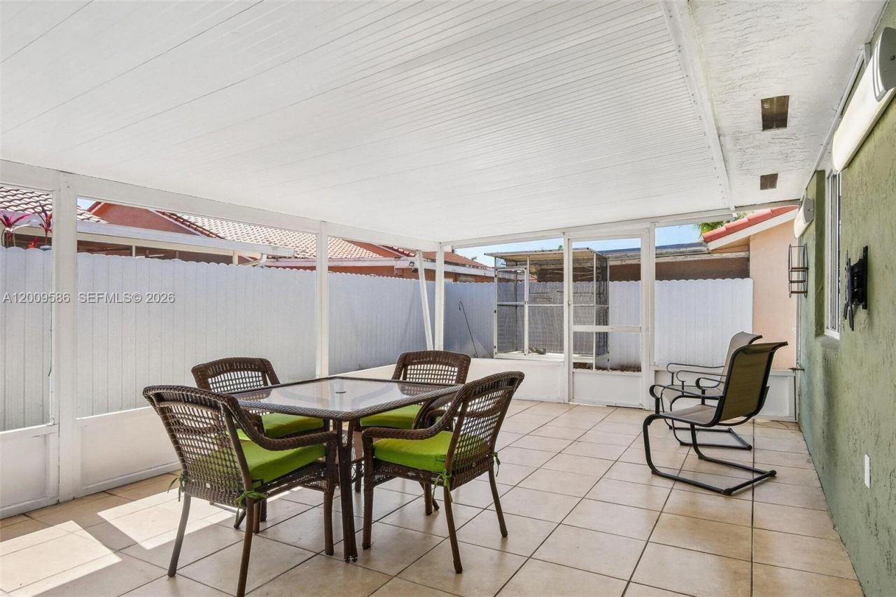 11649 NW 91st Ave, Hialeah Gardens, FL 33018 Photo