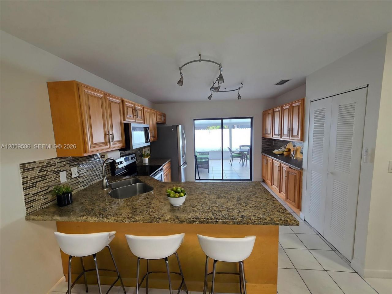 11649 NW 91st Ave, Hialeah Gardens, FL 33018 Photo