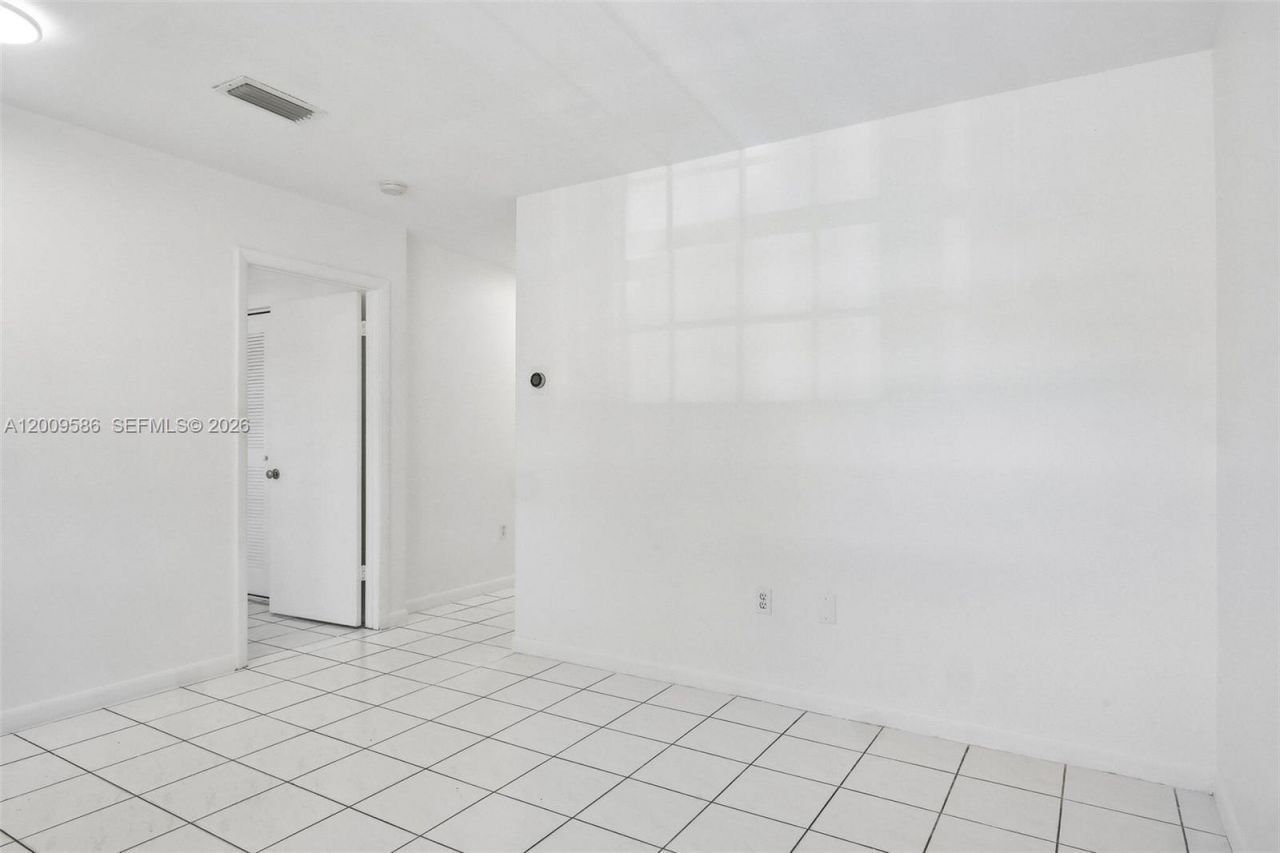 11649 NW 91st Ave, Hialeah Gardens, FL 33018 Photo