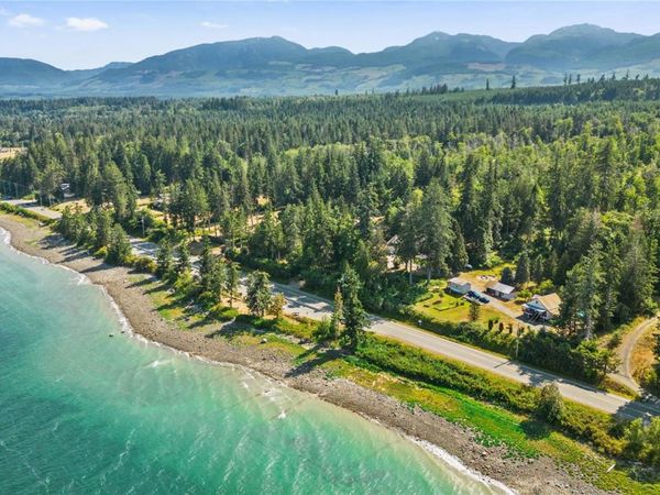 6249/6259 Island Hwy S, Union Bay, BC V0R 3B0