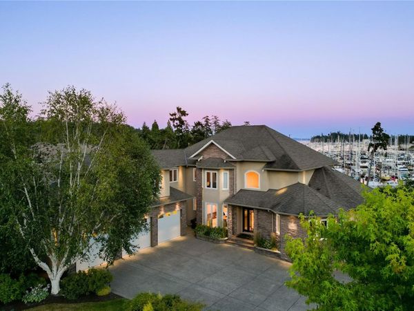 1867 Marina Way , North Saanich, BC V8L 6B3