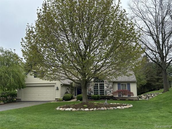 4791 Roundtree Drive, Genoa Twp, MI 48116