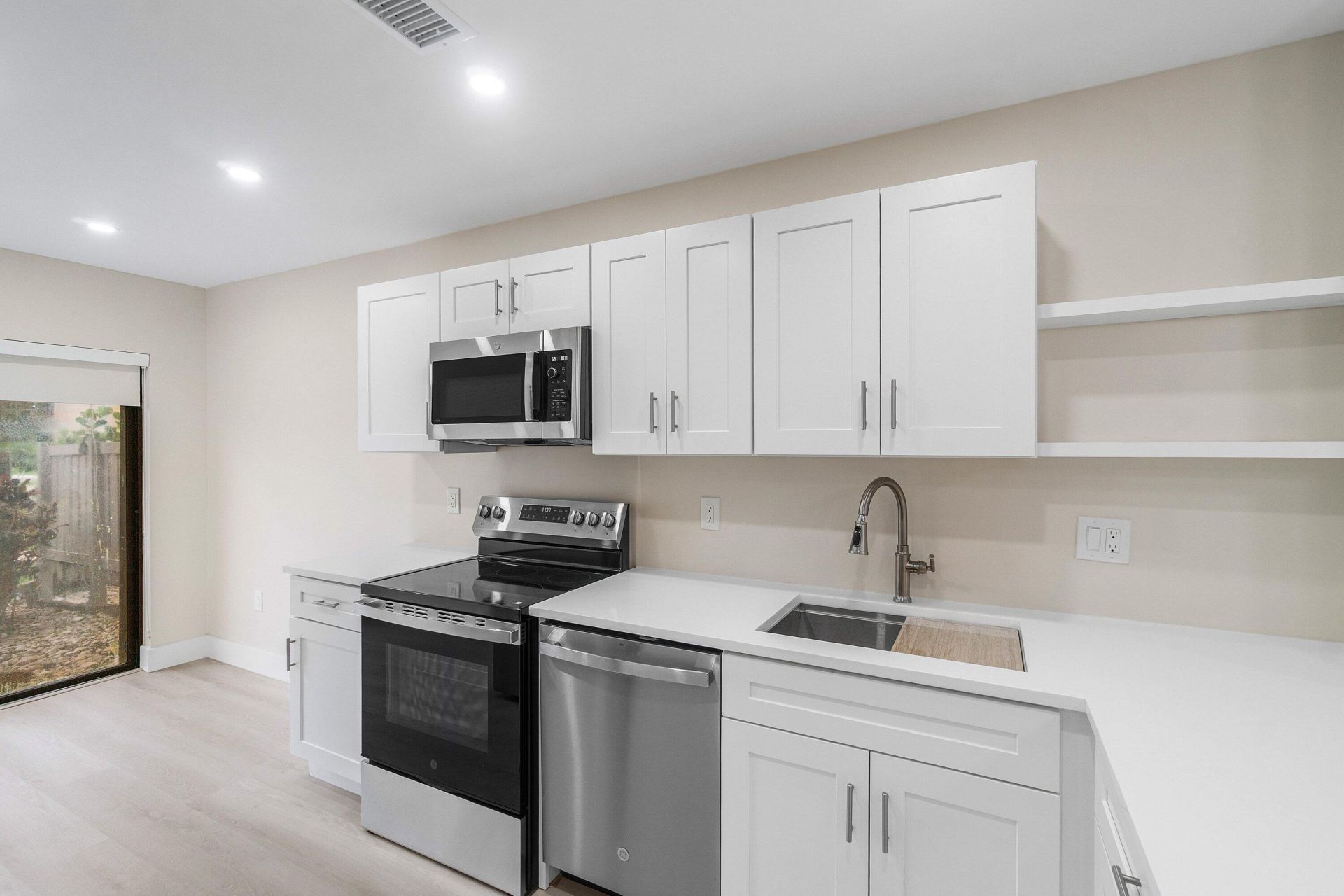 16 Stratford Drive E, Unit C, Boynton Beach, FL 33436 Photo