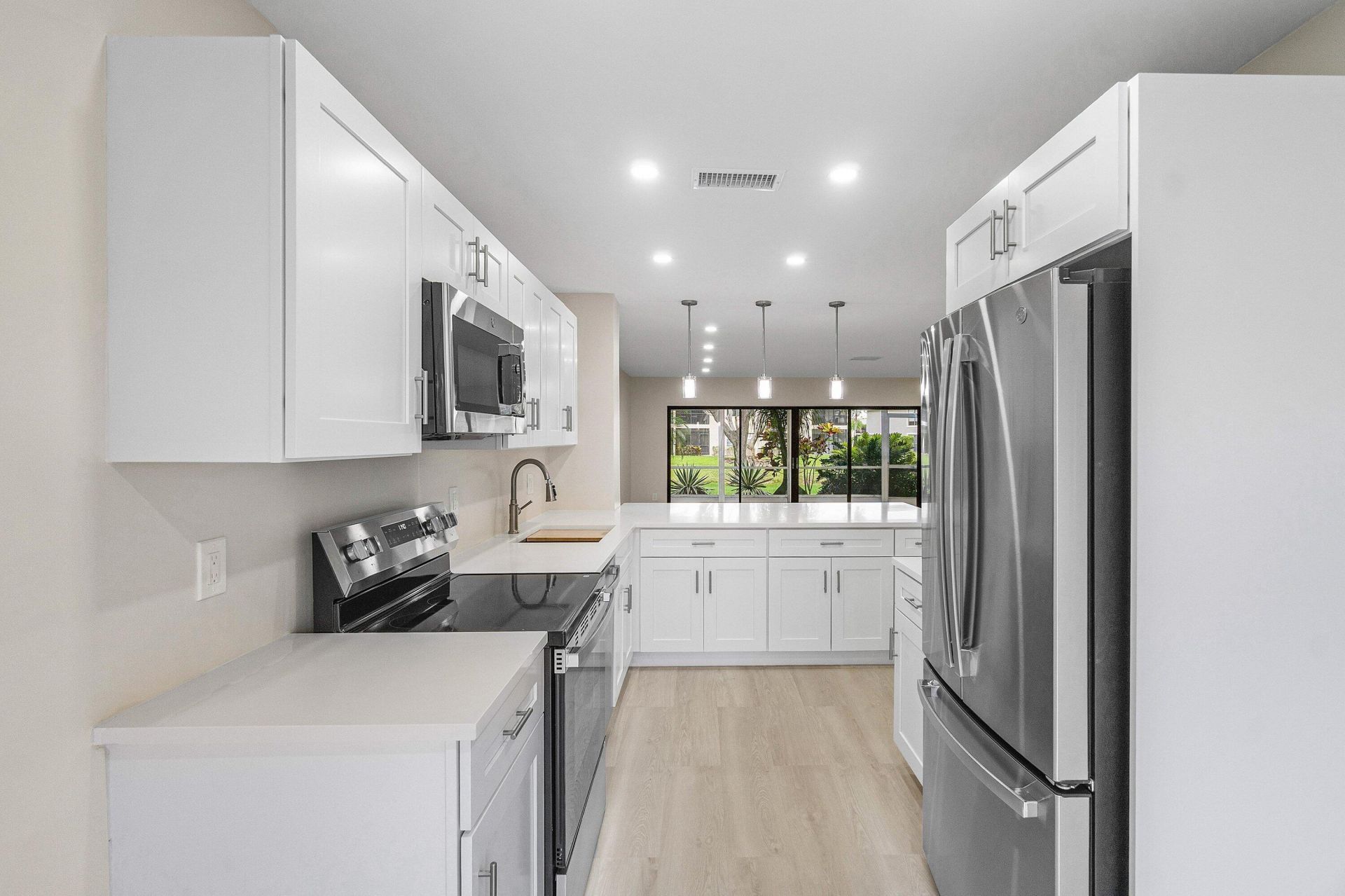 16 Stratford Drive E, Unit C, Boynton Beach, FL 33436 Photo
