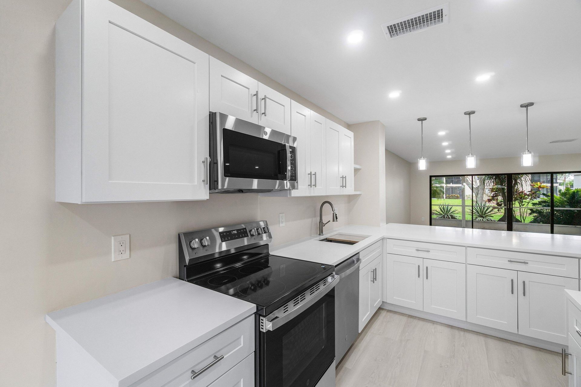 16 Stratford Drive E, Unit C, Boynton Beach, FL 33436 Photo