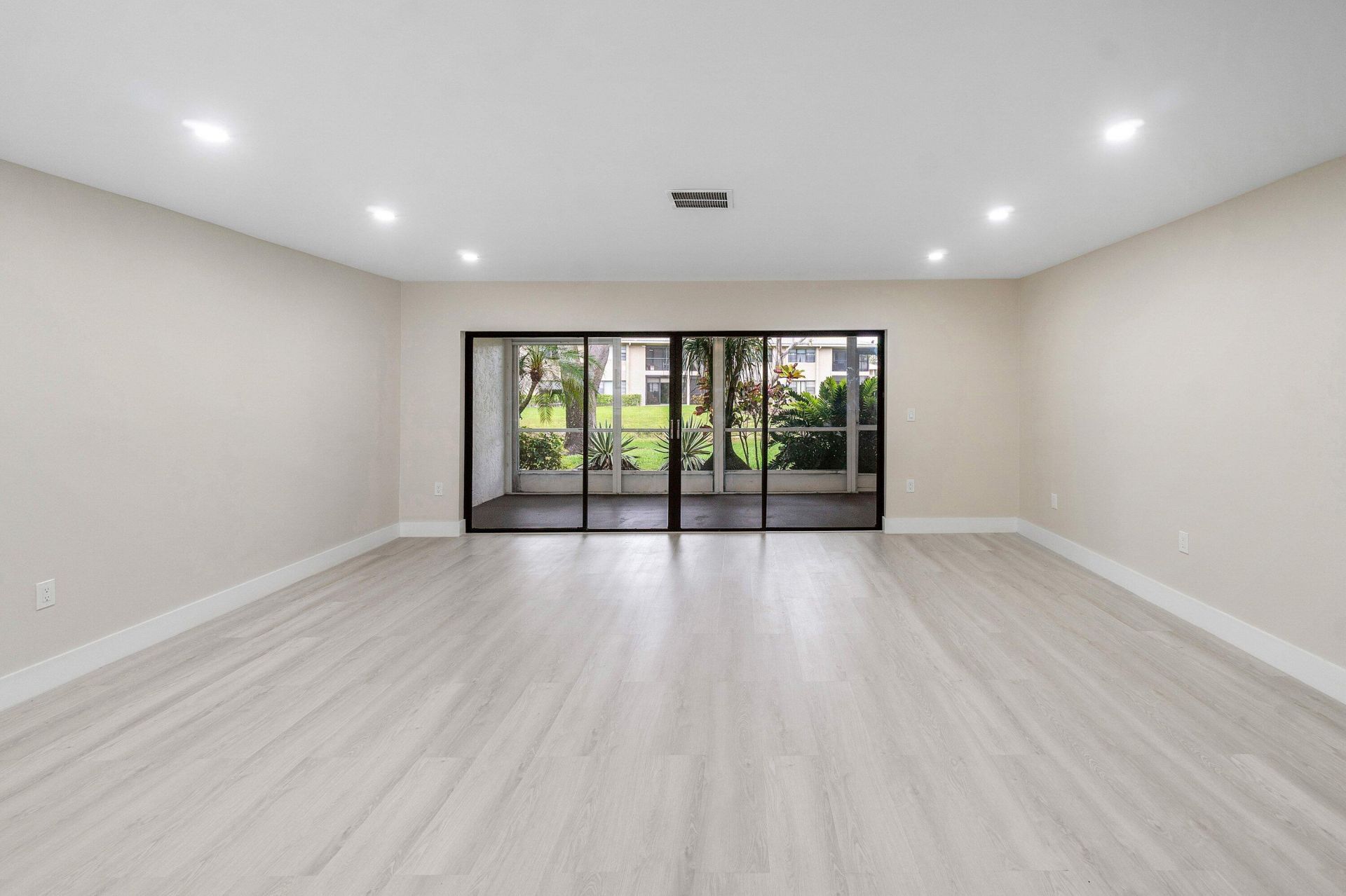 16 Stratford Drive E, Unit C, Boynton Beach, FL 33436 Photo