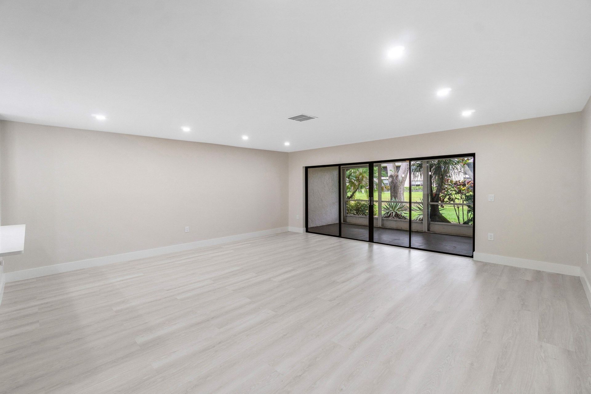 16 Stratford Drive E, Unit C, Boynton Beach, FL 33436 Photo
