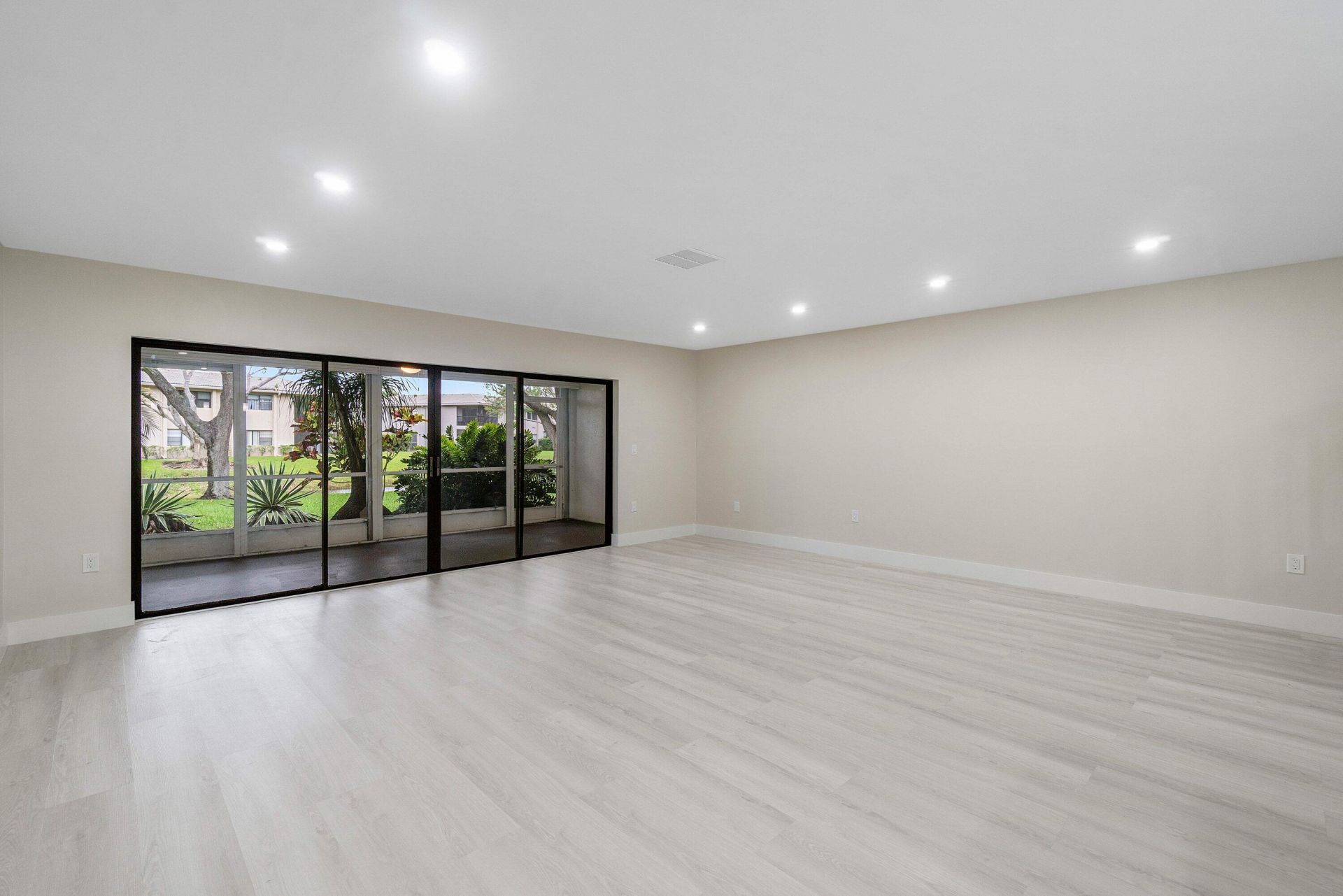 16 Stratford Drive E, Unit C, Boynton Beach, FL 33436 Photo