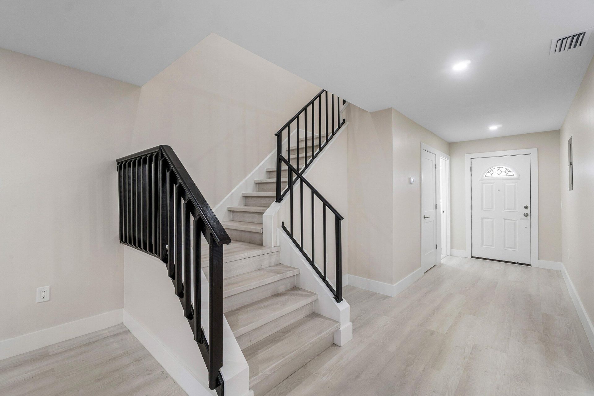 16 Stratford Drive E, Unit C, Boynton Beach, FL 33436 Photo