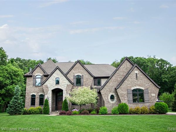 8135 Pine Knob Meadows Drive, Clarkston, MI 48348