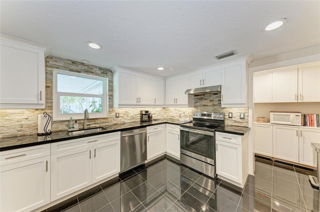 5535 25th Street W, Bradenton, FL 34207 Photo