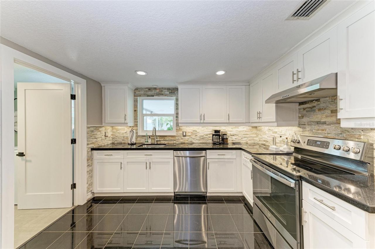 5535 25th Street W, Bradenton, FL 34207 Photo