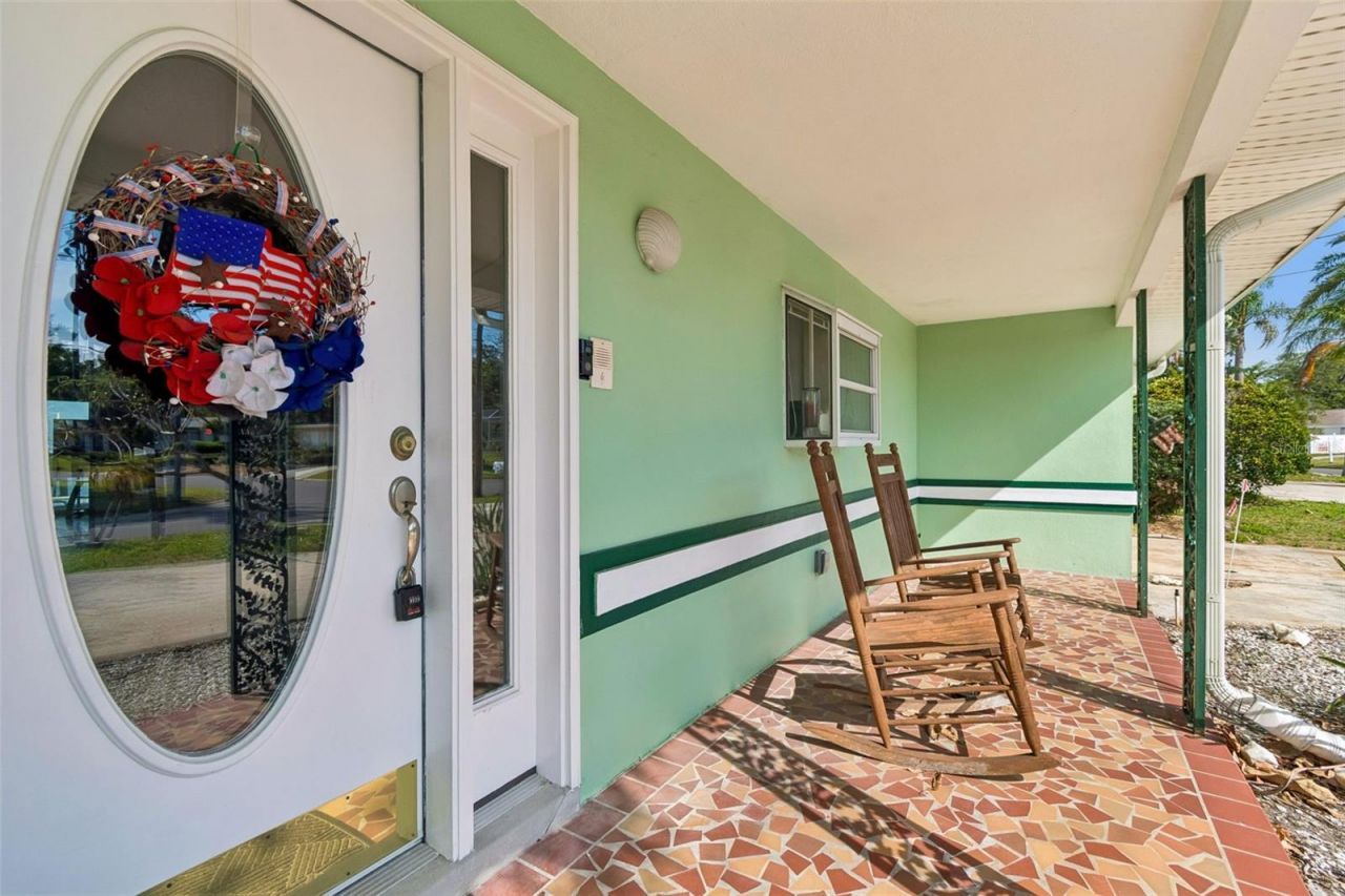 300 Driftwood Drive W, Palm Harbor, FL 34683 Photo