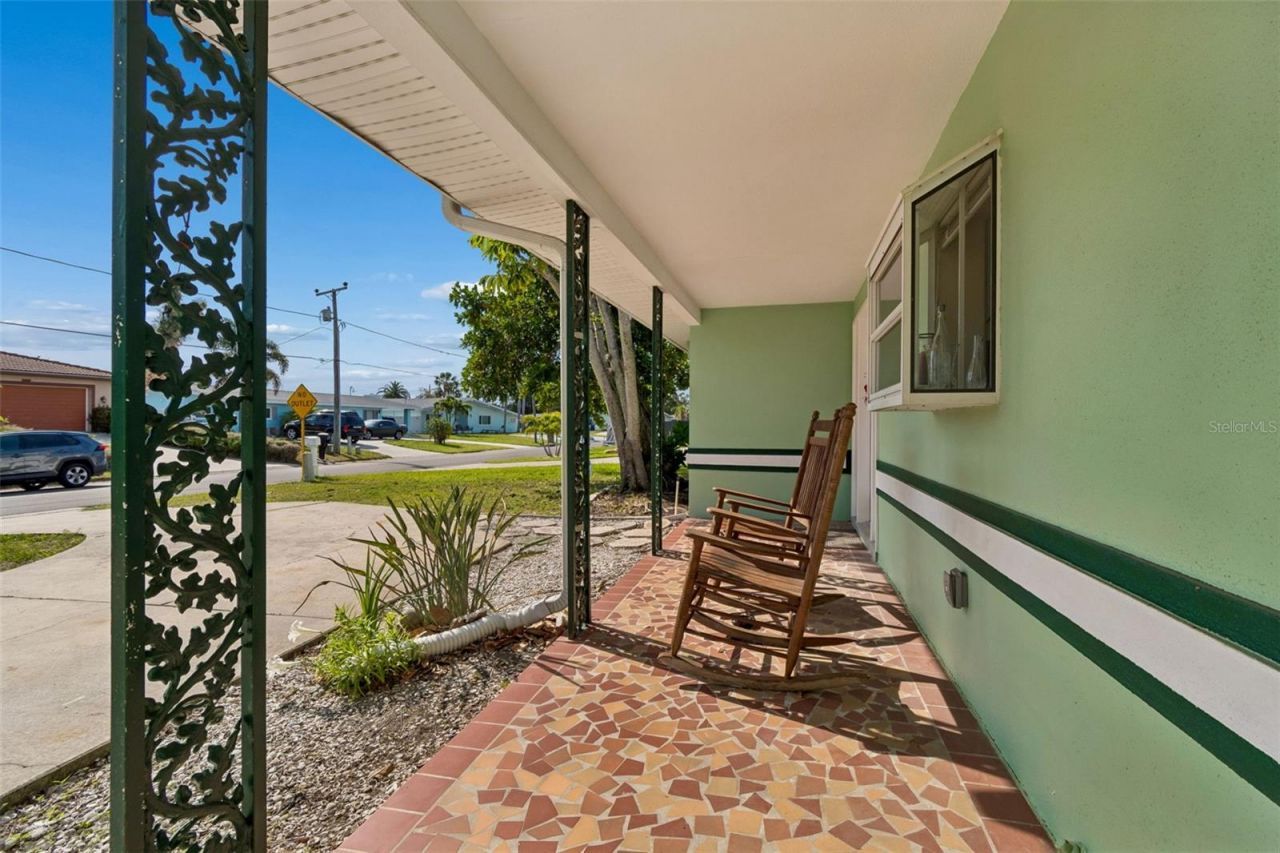 300 Driftwood Drive W, Palm Harbor, FL 34683 Photo