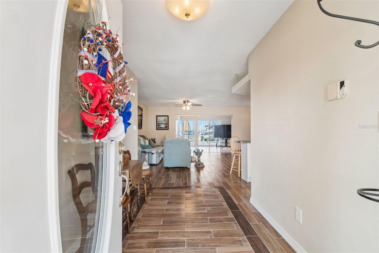 300 Driftwood Drive W, Palm Harbor, FL 34683 Photo