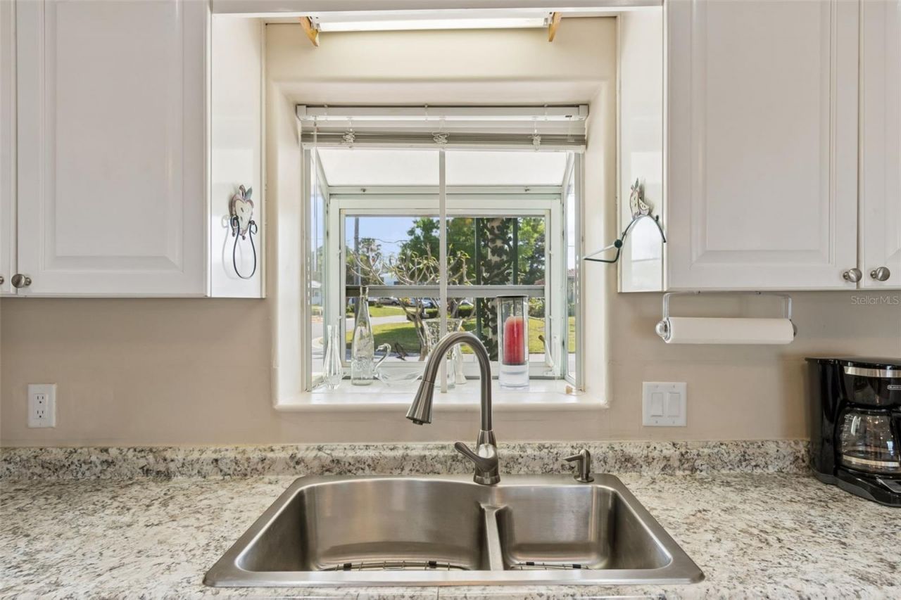 300 Driftwood Drive W, Palm Harbor, FL 34683 Photo