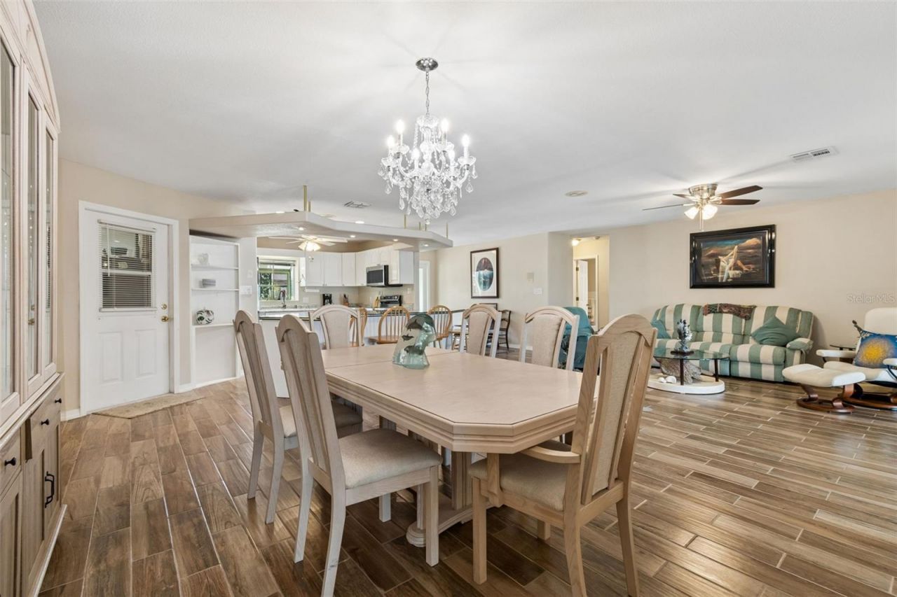 300 Driftwood Drive W, Palm Harbor, FL 34683 Photo