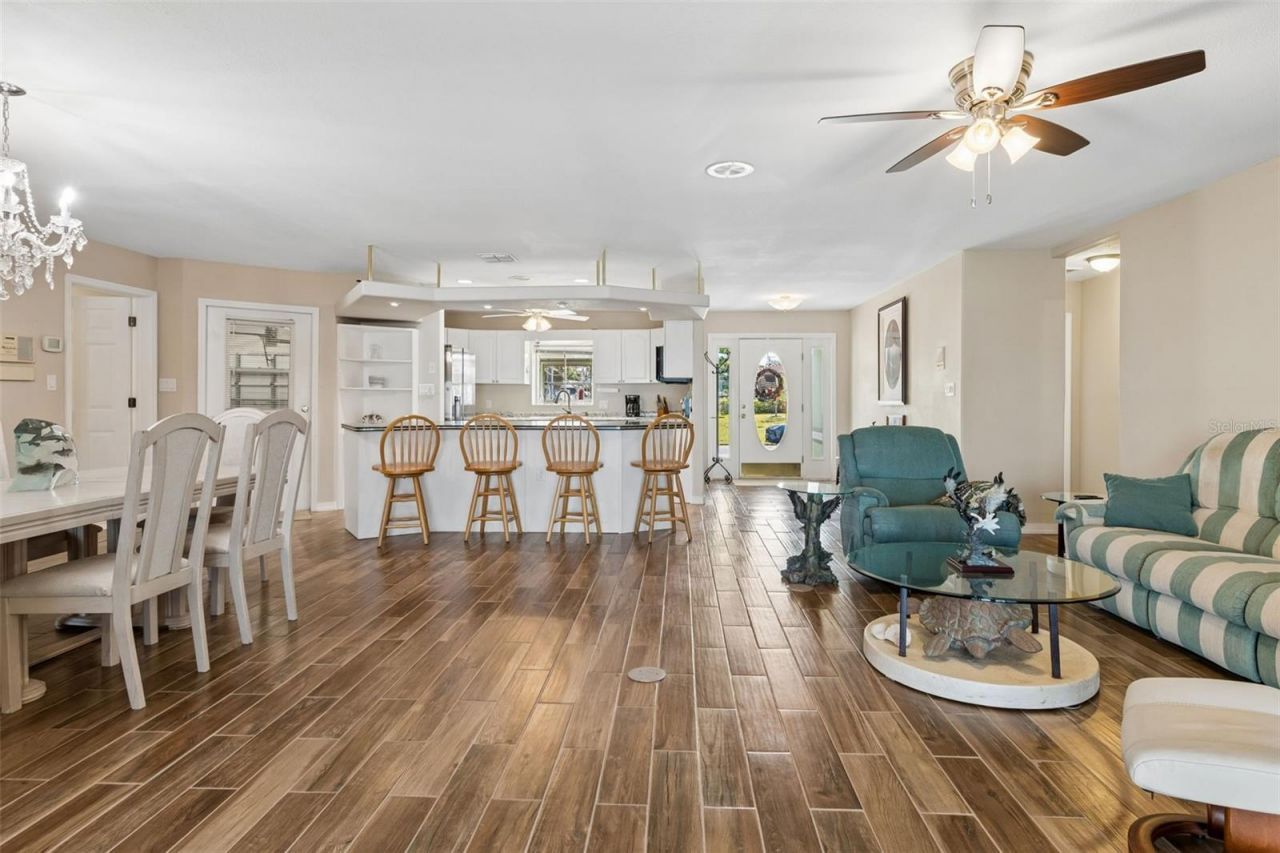 300 Driftwood Drive W, Palm Harbor, FL 34683 Photo
