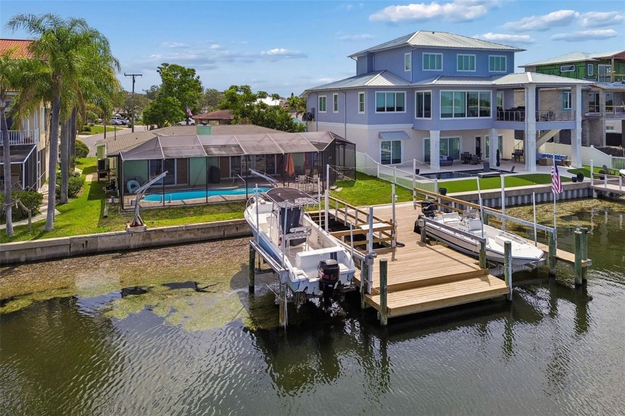 300 Driftwood Drive W, Palm Harbor, FL 34683 Photo