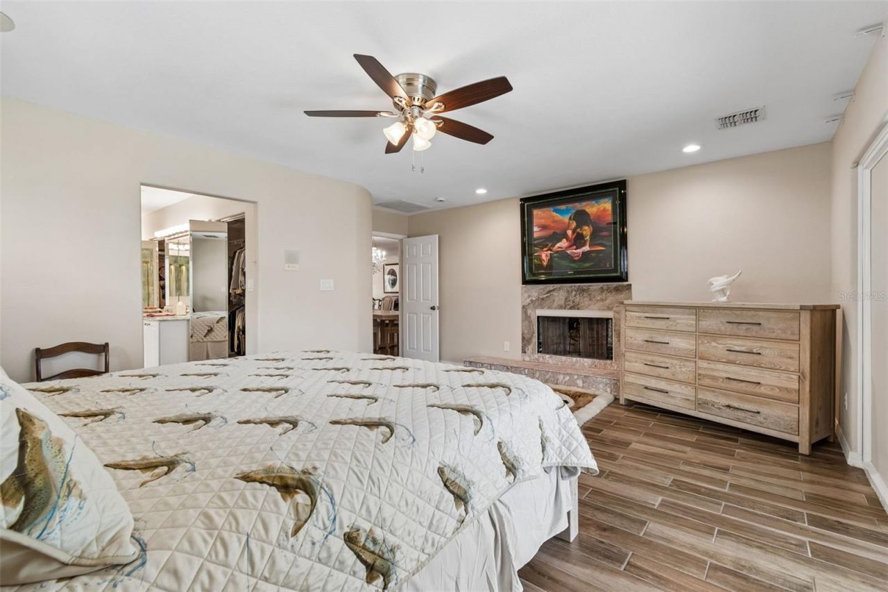 300 Driftwood Drive W, Palm Harbor, FL 34683 Photo