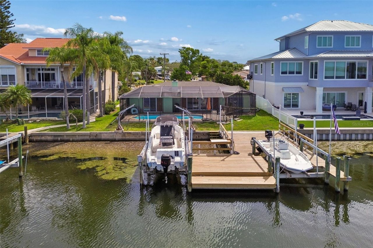300 Driftwood Drive W, Palm Harbor, FL 34683 Photo