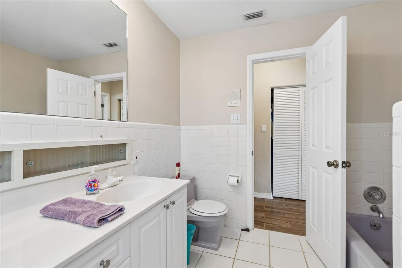 300 Driftwood Drive W, Palm Harbor, FL 34683 Photo