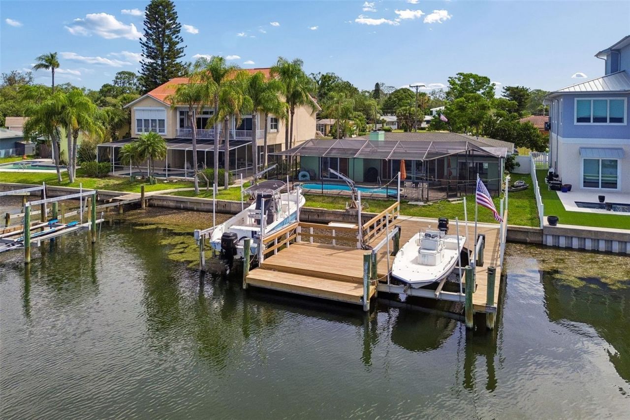 300 Driftwood Drive W, Palm Harbor, FL 34683 Photo