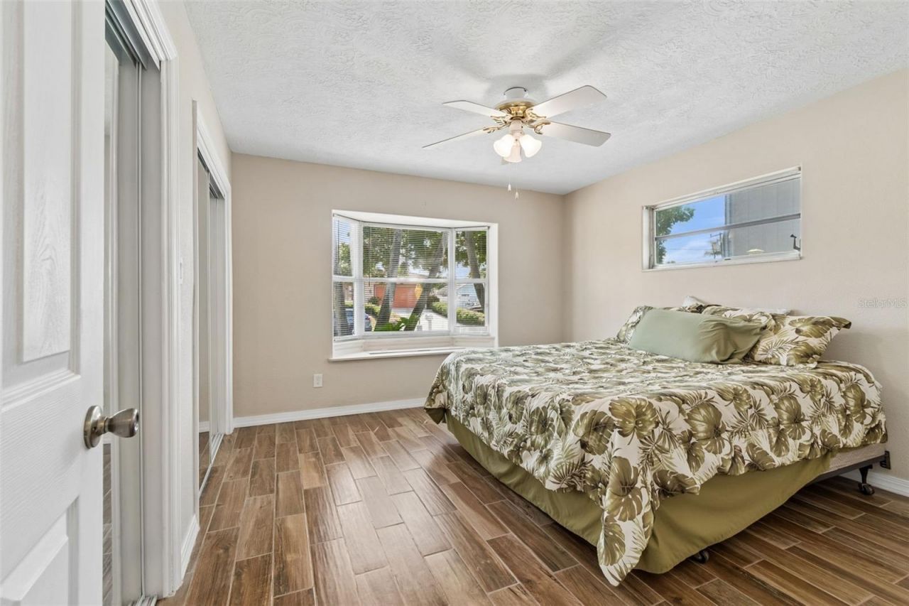300 Driftwood Drive W, Palm Harbor, FL 34683 Photo
