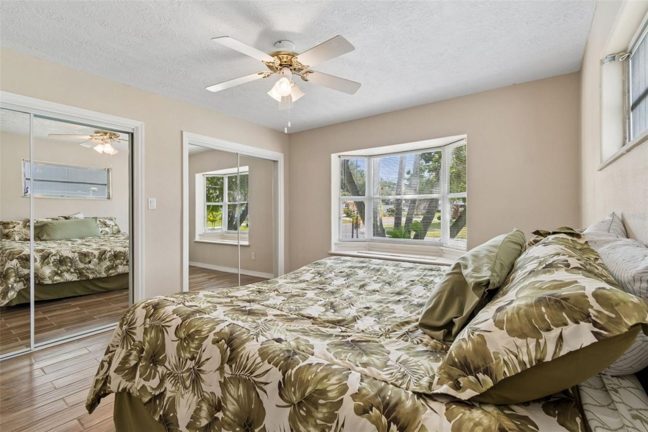 300 Driftwood Drive W, Palm Harbor, FL 34683 Photo