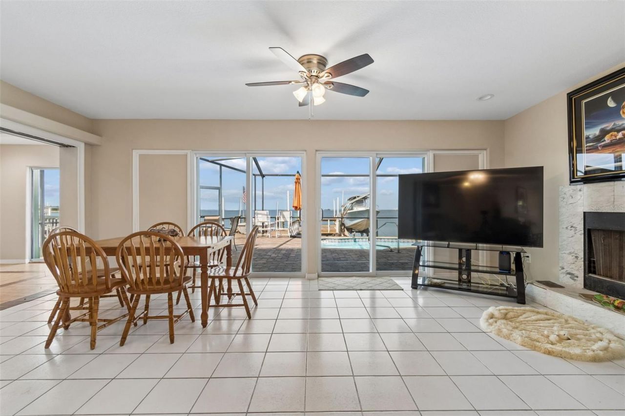 300 Driftwood Drive W, Palm Harbor, FL 34683 Photo