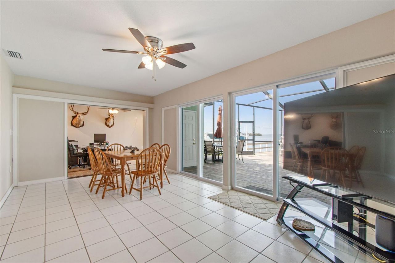 300 Driftwood Drive W, Palm Harbor, FL 34683 Photo