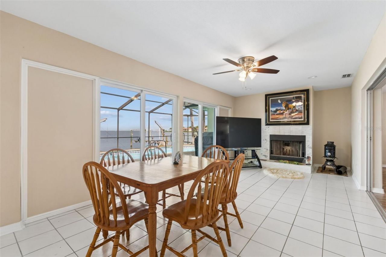 300 Driftwood Drive W, Palm Harbor, FL 34683 Photo