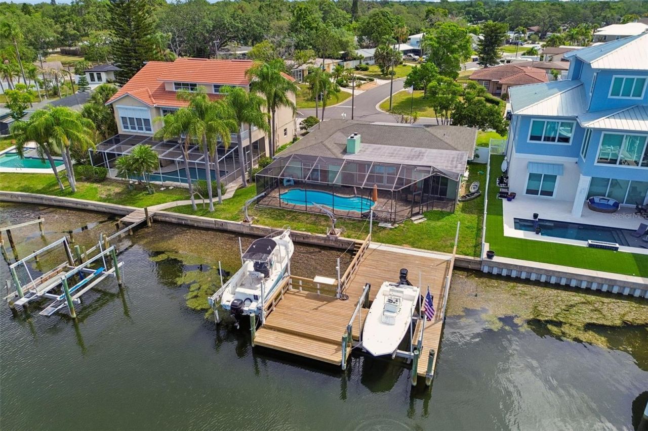 300 Driftwood Drive W, Palm Harbor, FL 34683 Photo