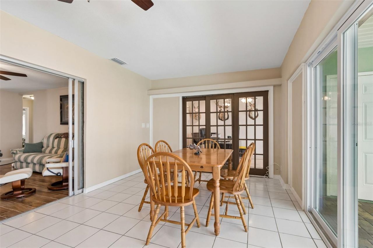 300 Driftwood Drive W, Palm Harbor, FL 34683 Photo