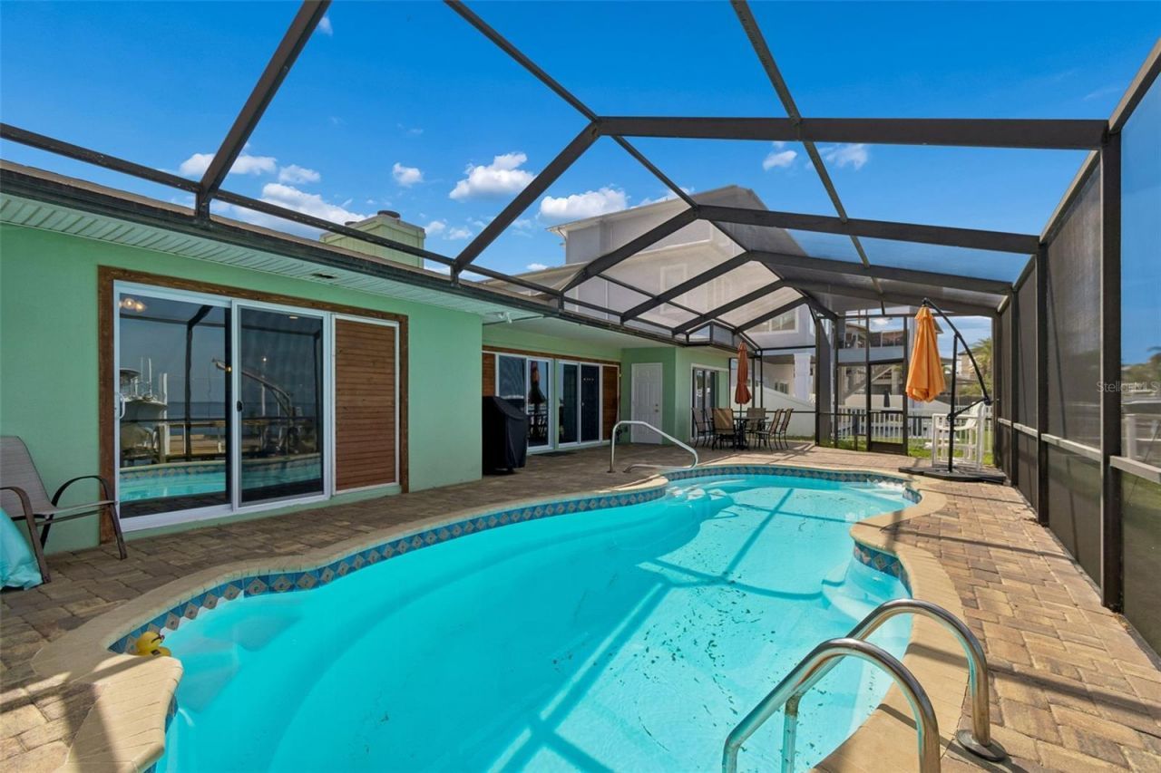 300 Driftwood Drive W, Palm Harbor, FL 34683 Photo