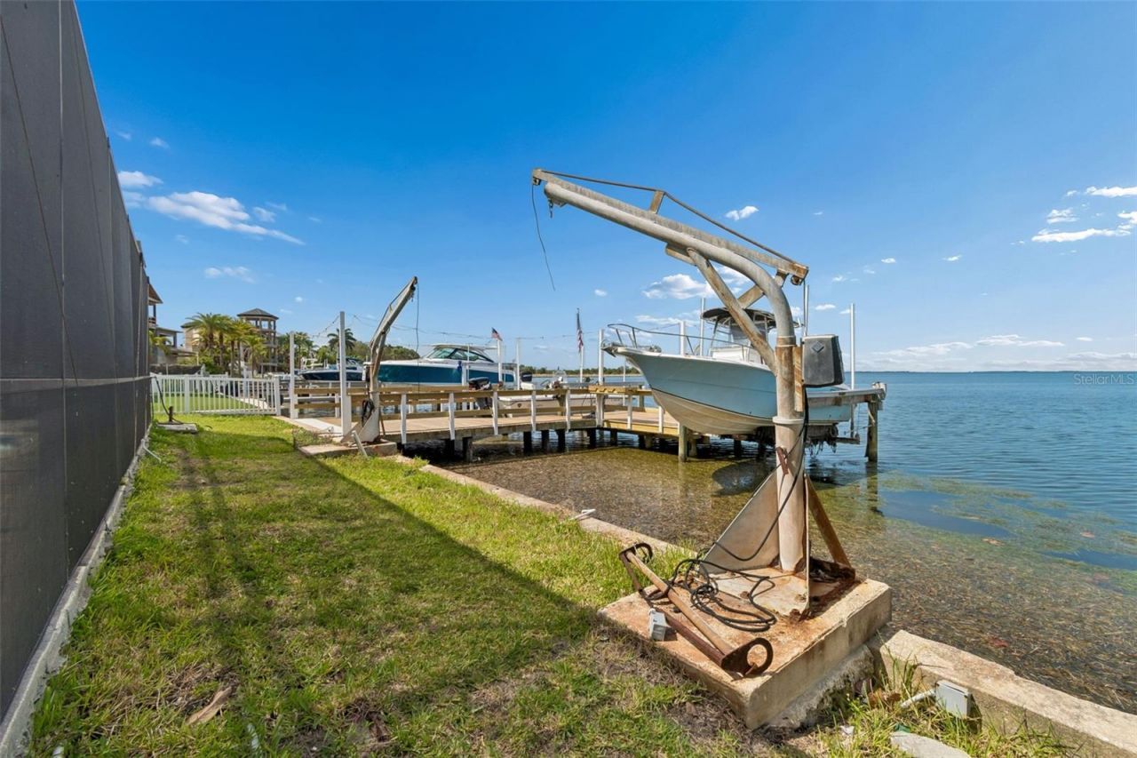 300 Driftwood Drive W, Palm Harbor, FL 34683 Photo