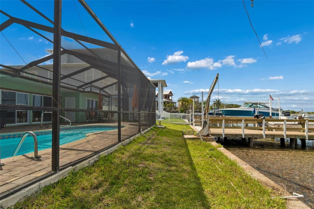 300 Driftwood Drive W, Palm Harbor, FL 34683 Photo
